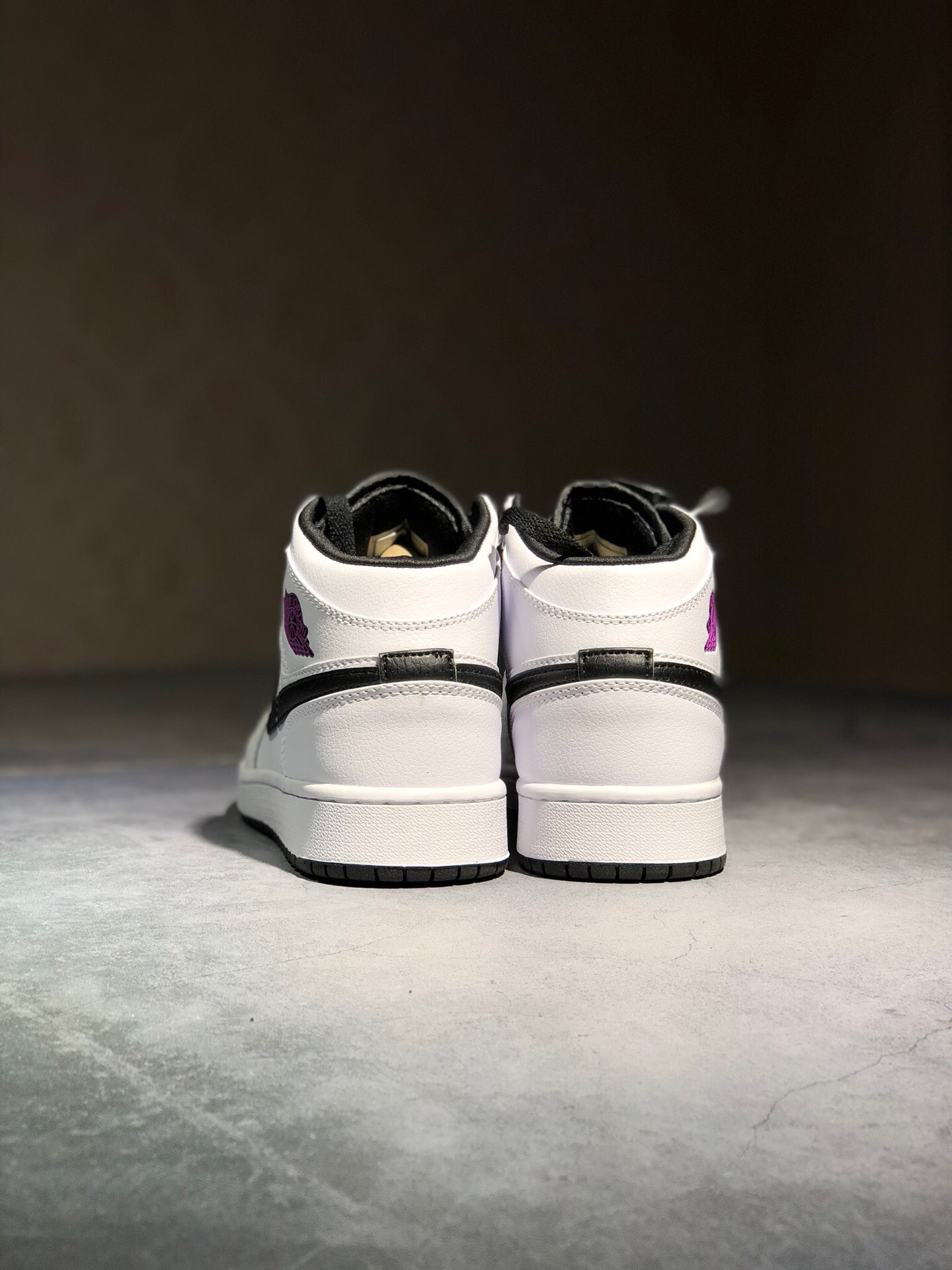 Authentic Air Jordan 1 Mid White Grape GS